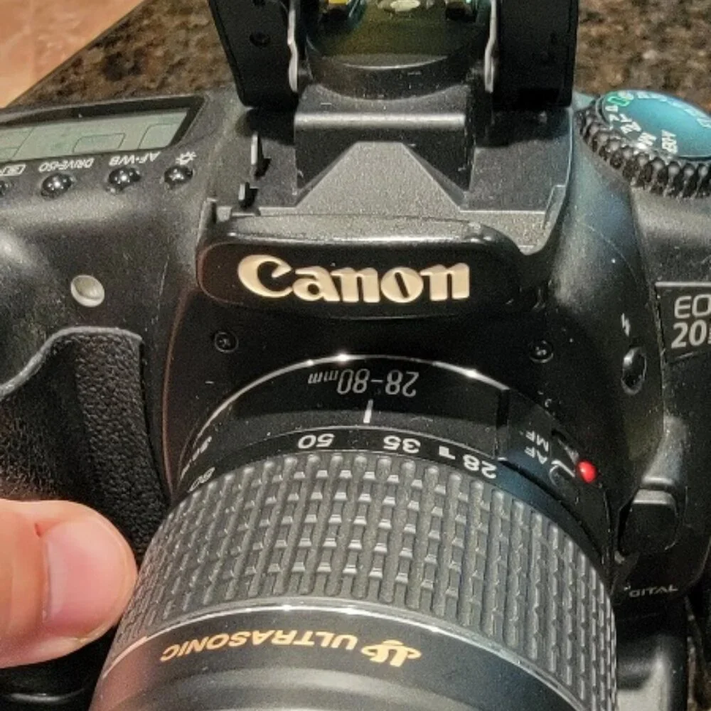 Canon EOS 20D & Canon Battery Handle & Canon Ultrasonic 28-80mm Lens